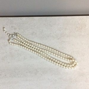 9.5” dual Pearl strand necklace